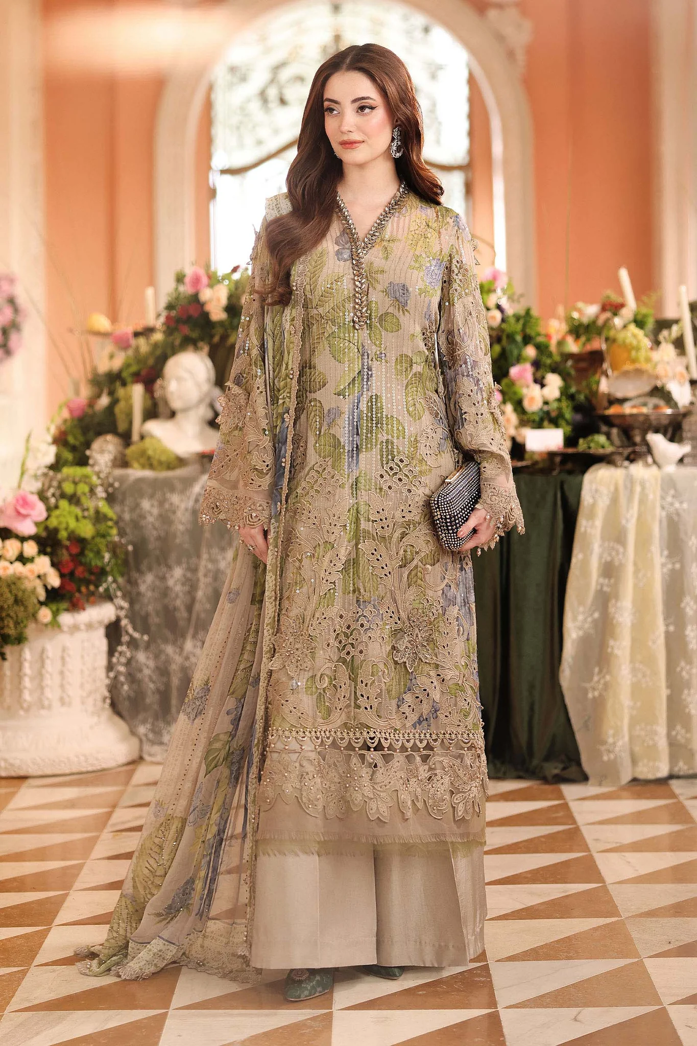 Ladies Pakistani Clothes